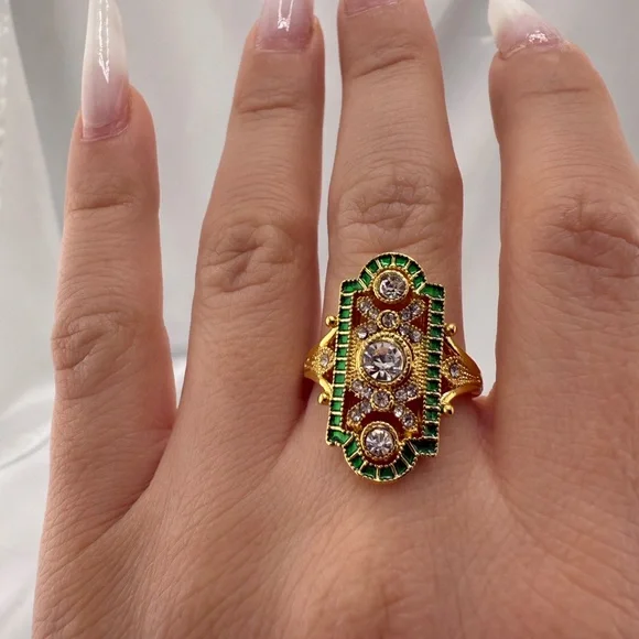 Elegant Gold and Green Statement Ring - Picture 5 of 8